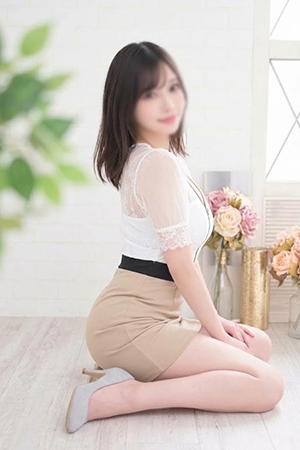 ���B